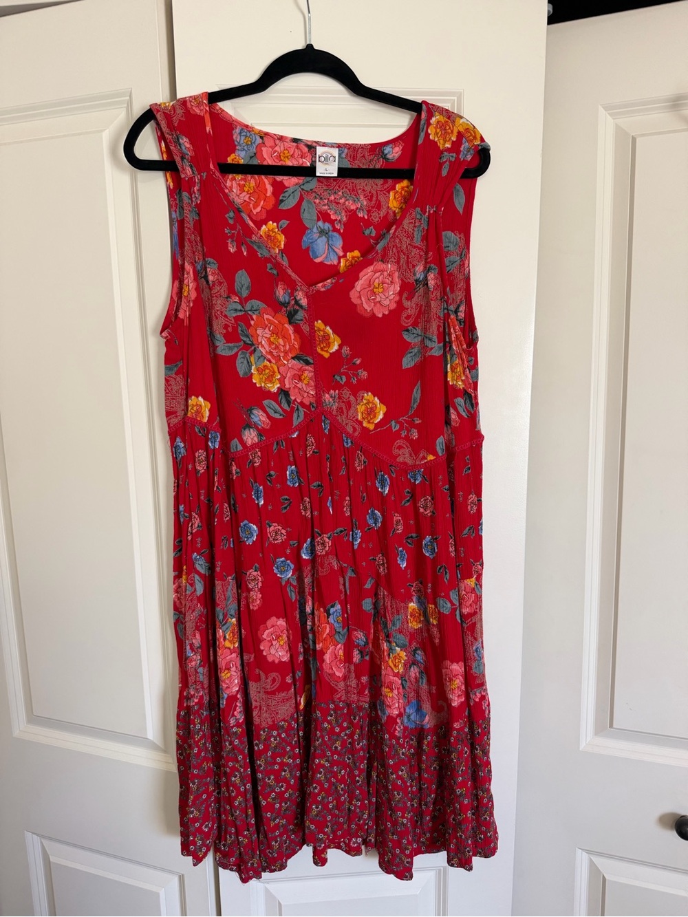 Bila Red Floral V‑Neck Midi Dress